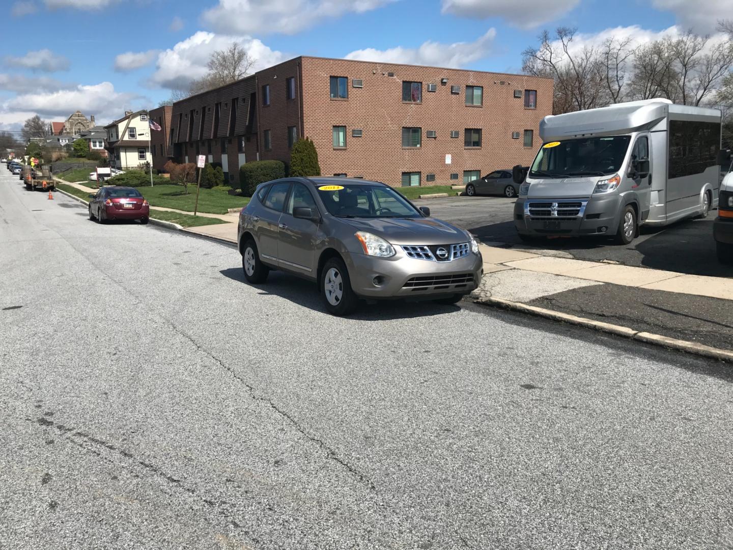 2011 Gray /Gray Nissan Rogue S (JN8AS5MV9BW) with an 2.5 V4 engine, Automatic transmission, located at 577 Chester Pike, Prospect Park, PA, 19076, (610) 237-1015, 39.886154, -75.302338 - Photo#1